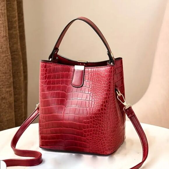 Red Leather Patterned Purse, Tote, Handbag, Shoulder Bag - Picture 9 of 9